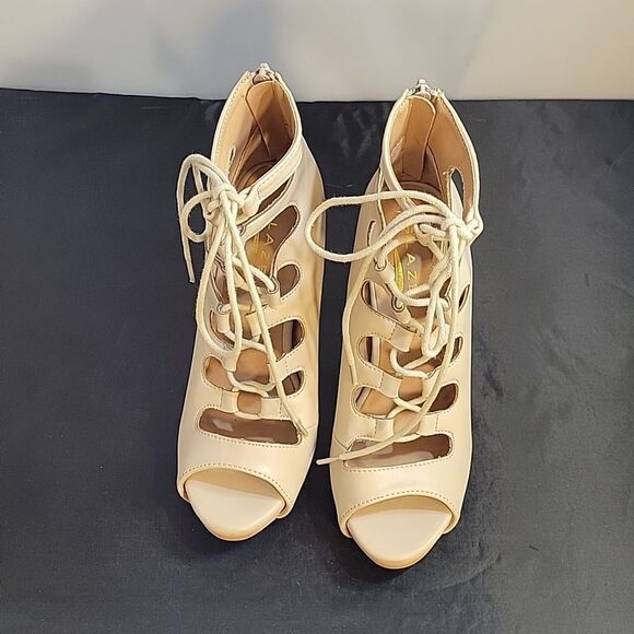 BRAND NEW GLAZE CHIC LACE UP CAGED ALMOND TOE STILETTOS BOOTIES - Picture 3 of 13